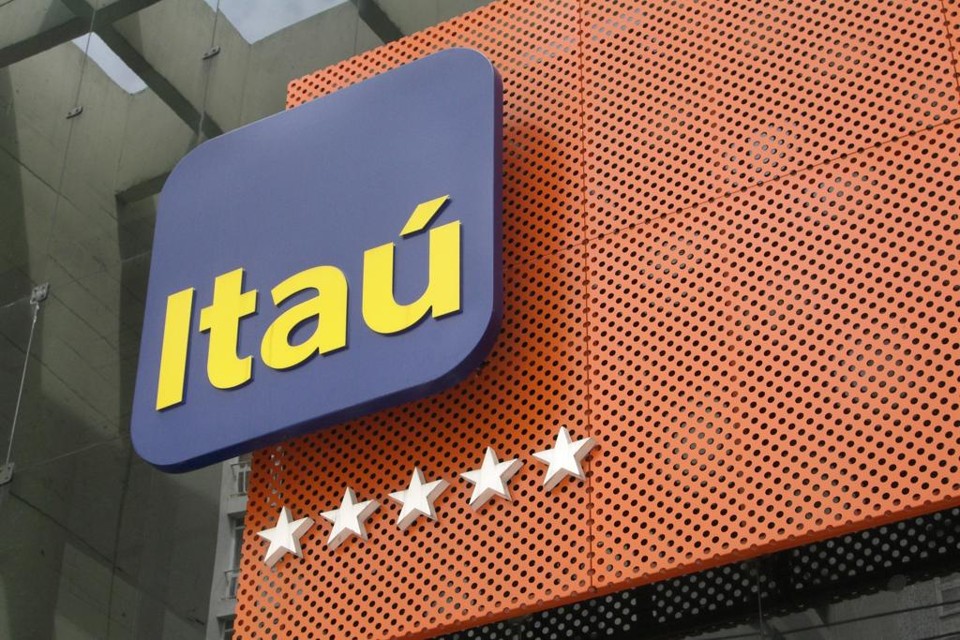 Fachada de uma agência do Itaú. | Thomas Hobbs/Flickr