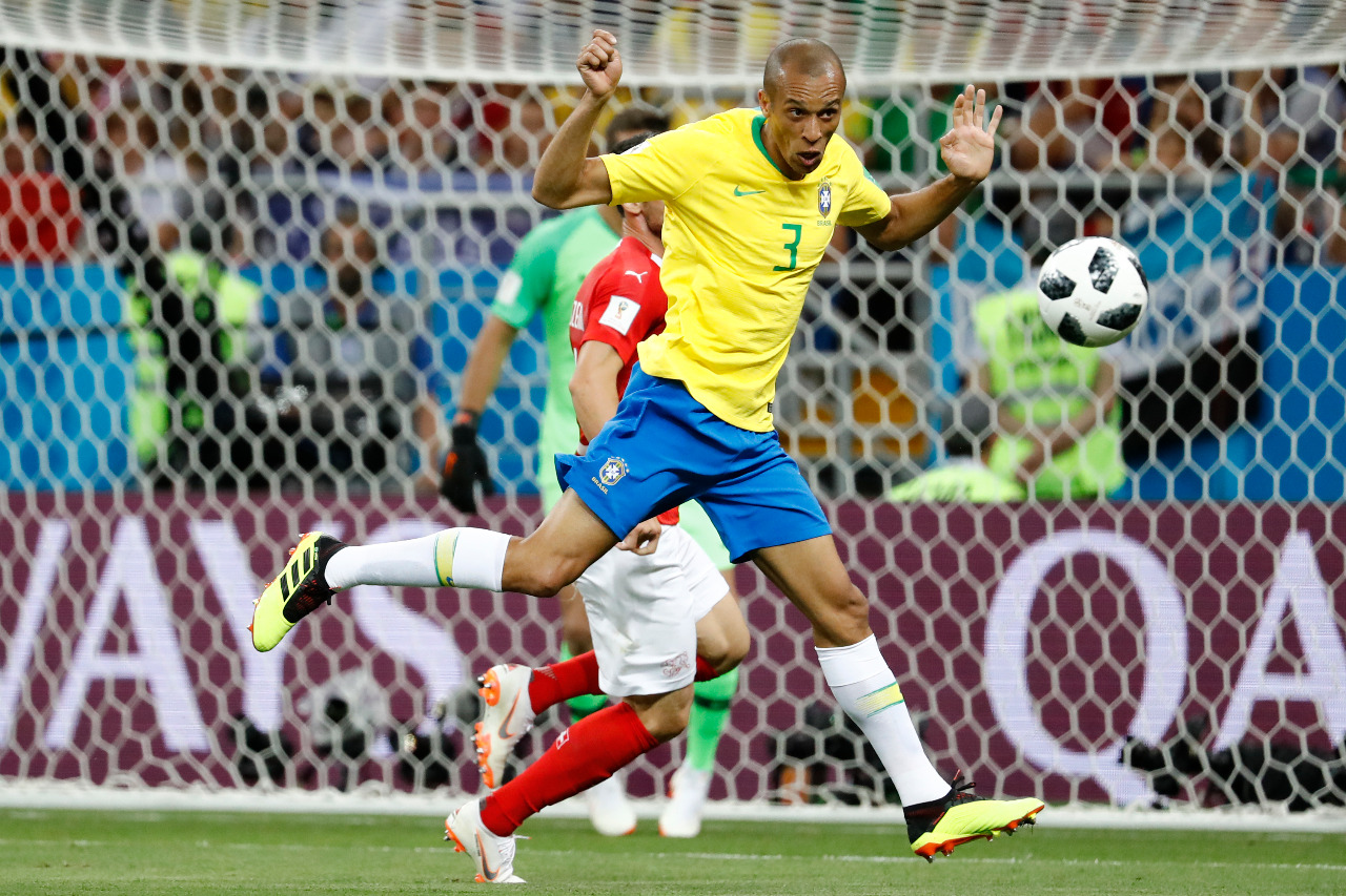 Miranda participou de um dos lances mais polêmicos do jogo. | Jonathan Campos/Gazeta do Povo/