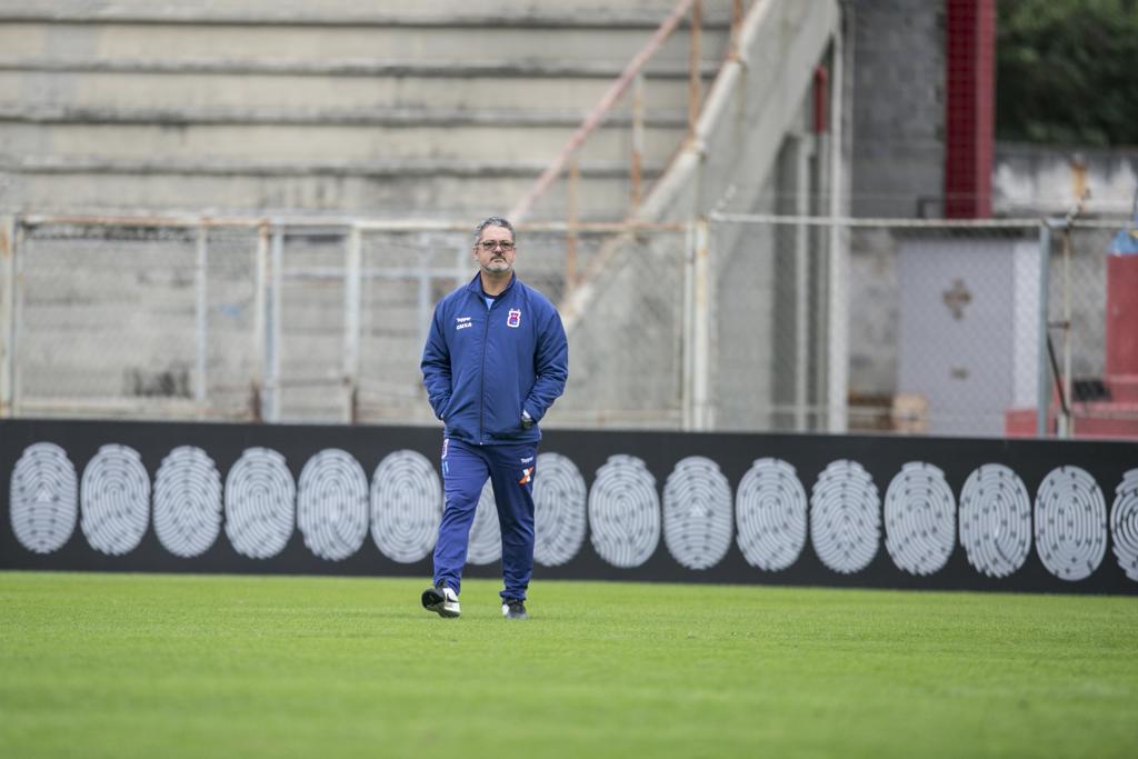 Rgoério Micale tenta a segunda vitória seguida do Paraná no Brasileirão diante do Bahia | Marcelo Andrade/Gazeta do Povo