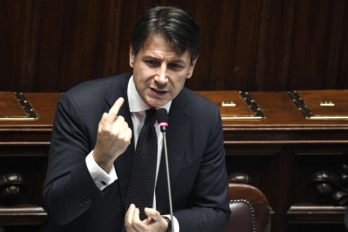 Primeiro-ministro da Itália, Giuseppe Conte, conta com o apoio de grupos populistas anti-União Europeia | FILIPPO MONTEFORTE/AFP