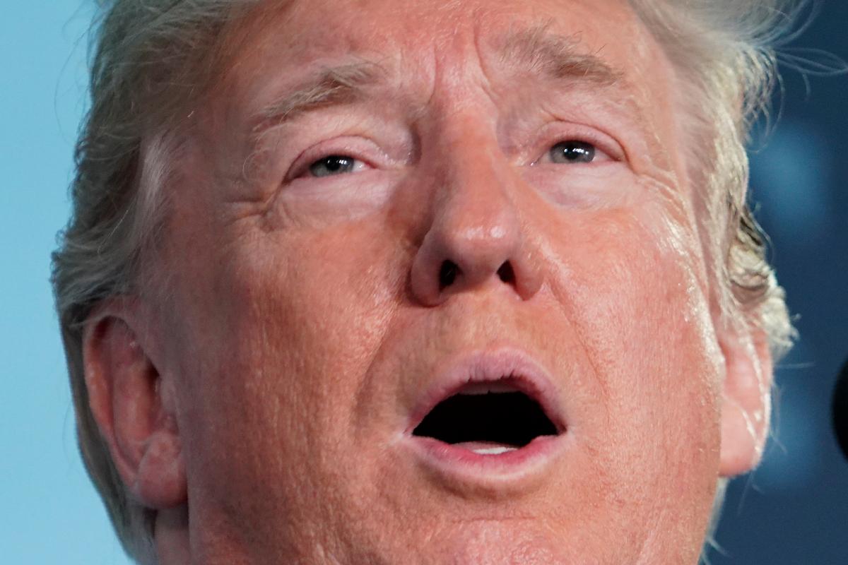 Presidente americano, Donald Trump, não é partidário da diplomacia tradicional, que prioriza envolvimento em organizações internacionais | MANDEL NGAN/AFP