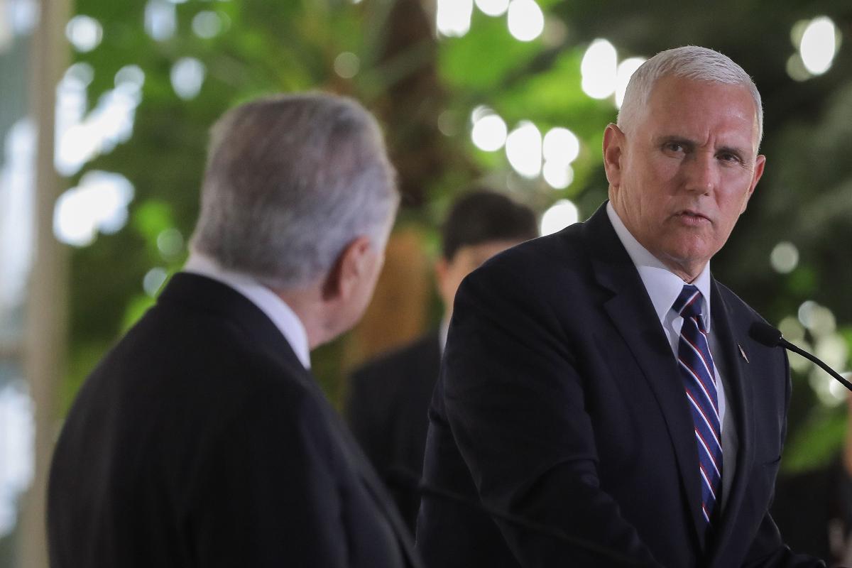 Presidente brasileiro, Michel Temer, e o vice americano, Mike Pence, se encontraram nesta terça em Brasília | SERGIO LIMAAFP