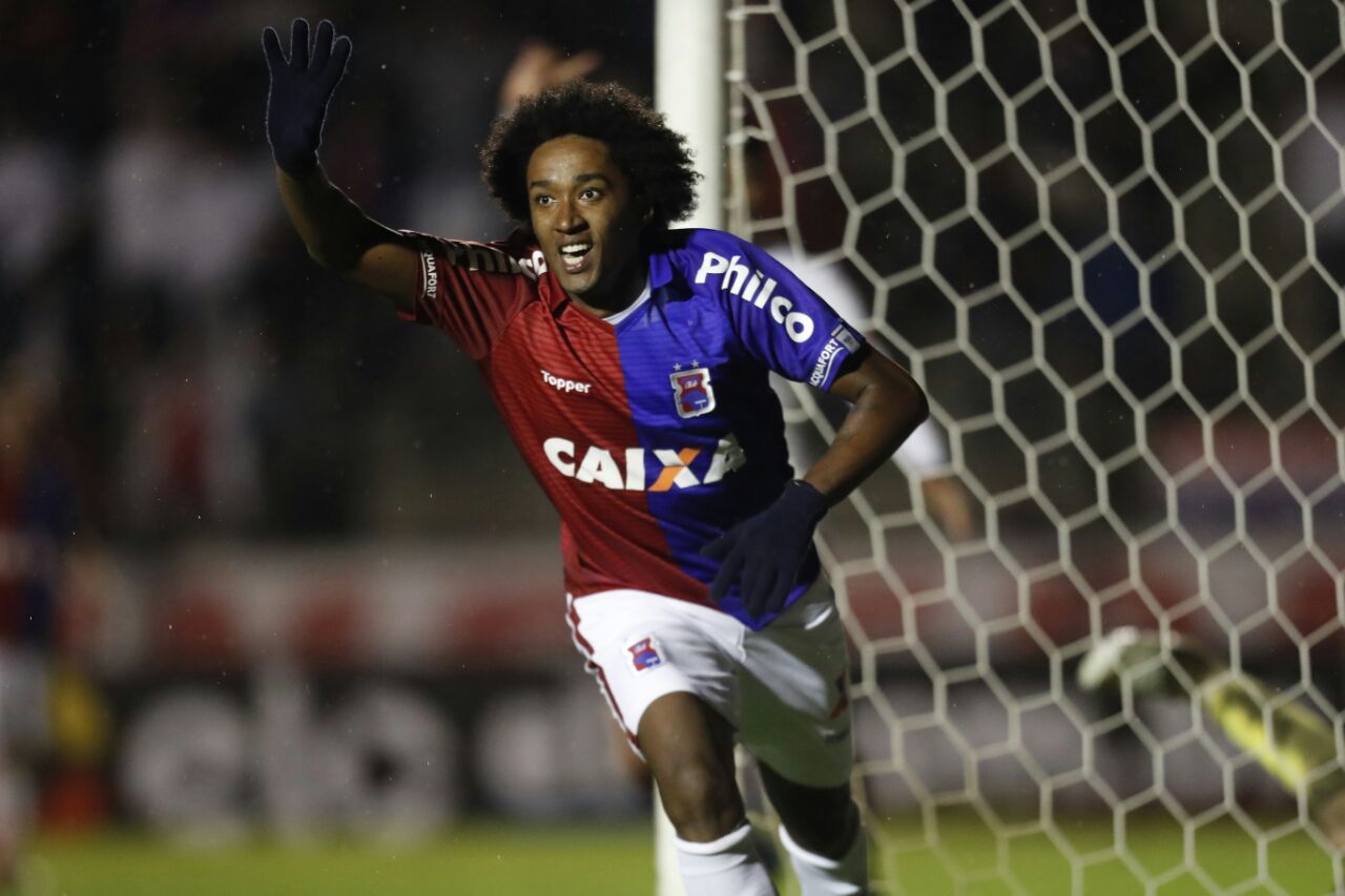 Biteco fez o segundo gol tricolor. | Jonatham Campos/Gazeta do Povo