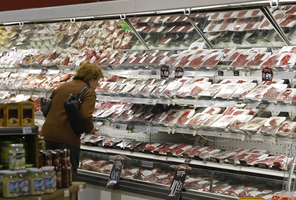 Supermercados garantem que podem detectar qualquer mudança de qualidade dos alimentos na recepção | Arquivo/Gazeta do Povo