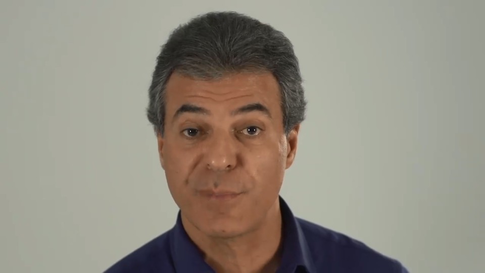 Em vídeo, Richa diz que delinquentes tentam arrastá-lo para a cena do crime Richa divulgou um vídeo no Facebook para se defender | Reprodução/Facebook