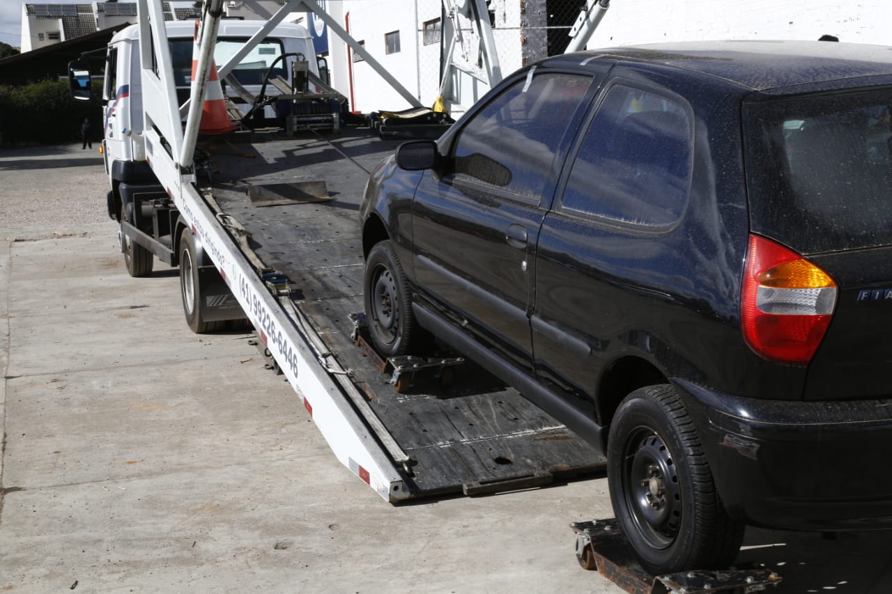 Desde março, 1.356 veículos  foram guinchados pela prefeitura de Curitiba. | Aniele Nascimento/Gazeta do Povo