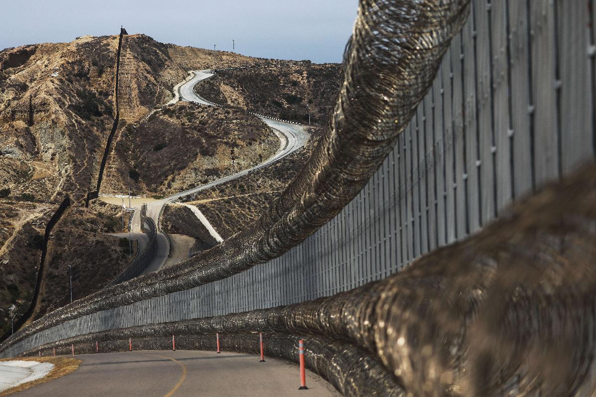 Cerca da fronteira entre os EUA e o México em San Diego, Califórnia | MARIO TAMAAFP