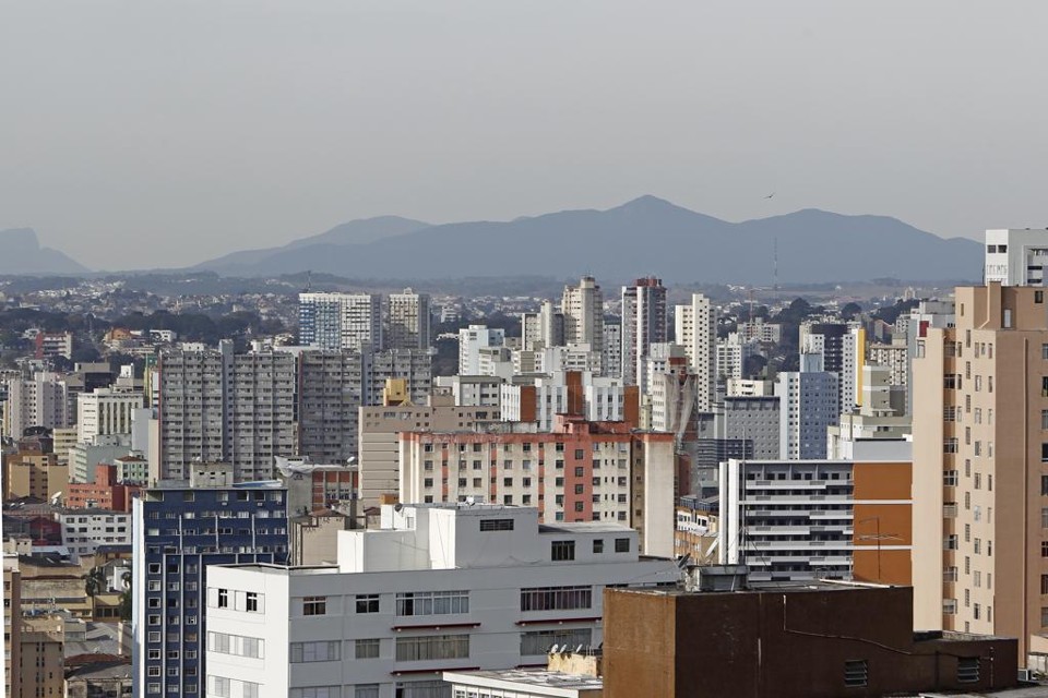 Menos papelada para quem quer alugar e aumento da ocupação dos espaços para quem aluga são algumas das vantagens  deste tipo de negociação | Antônio More/Gazeta do Povo