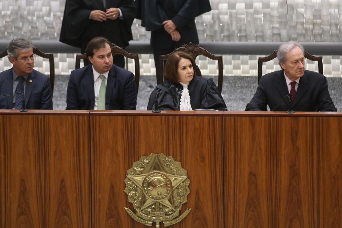 A presidente do STJ, ministra Laurita Vaz, entre Rodrigo Maia e o ministro do STF Ricardo Lewandowski | Valter Campanato/Agência Brasil