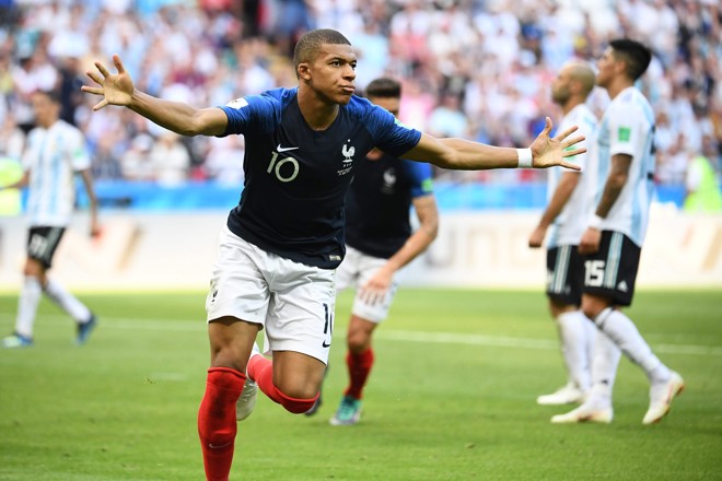 França de Mbapeé vence a Argentina no jogão da Copa. | FRANCK FIFE/AFP