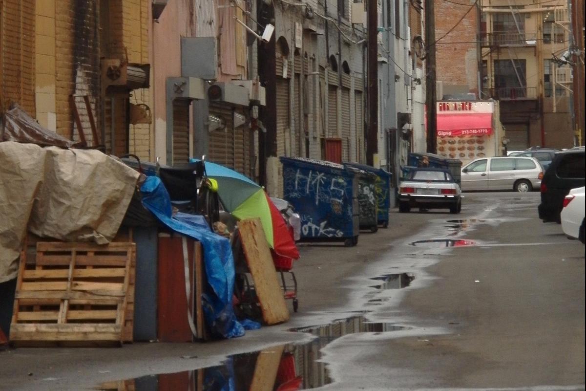 Barracas de moradores sem teto em rua de Los Angeles | Flickr/Haymarketrebel