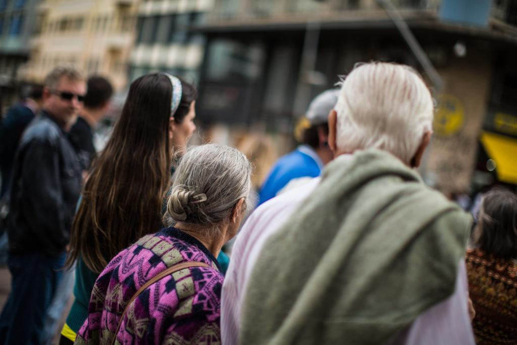 Desde 2006, o governo antecipa a primeira parcela do 13º salário dos aposentados e pensionistas na folha de agosto. | BRUNNO COVELLO/Arquivo Gazeta do Povo