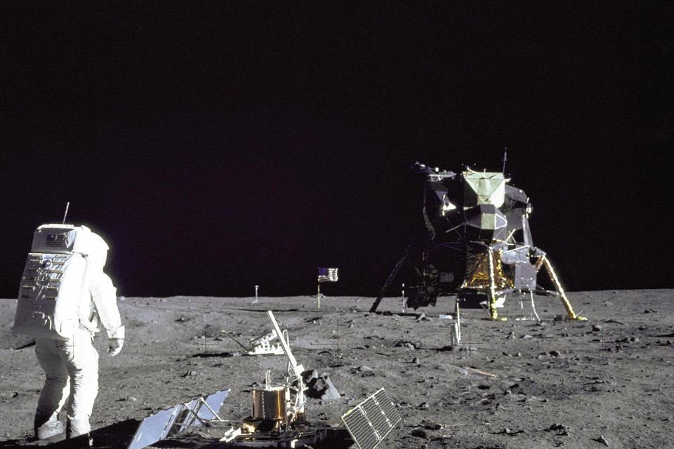 Por que as pessoas acreditam na ‘farsa do pouso na Lua’ e em outras teorias da conspiração? | NASAHandout