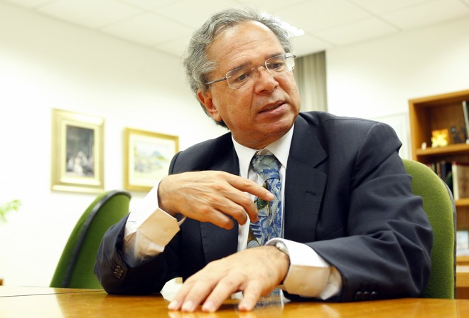 O economista Paulo Guedes, da campanha de Jair Bolsonaro, deve se encontrar novo com a equipe econômica de Michel Temer. | Hugo Harada/Gazeta do Povo