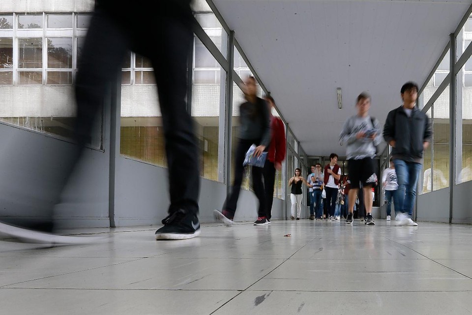 Ex-alunos até gostariam de ajudar financeiramente o ensino público, mas são impedidos pela burocracia | Jonathan Campos /Gazeta do Povo
