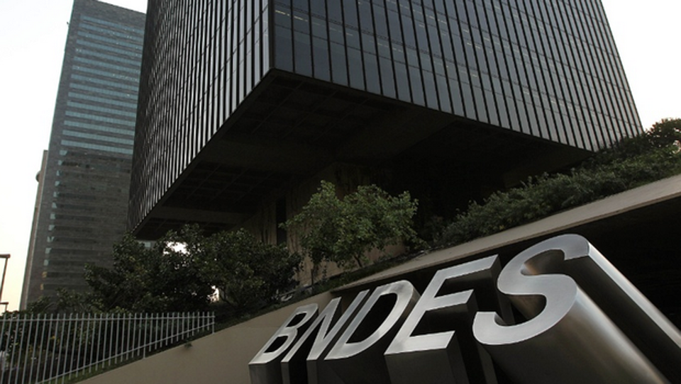 BNDES terá “pacotaço” milionário para startups BNDES se prepara para lançar um centro de inovação no RJ em 2019 | Agência Brasil
