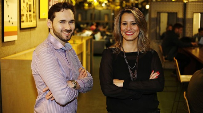 Everton Höpner Pereira e Tatiana Pimenta deixaram o mercado corporativo para fundar a startup Vittude em 2016. Startup foi umas 10 selecionadas para o programa de aceleração da Artemisia em parceria com o Facebook. | Paulo Liebert/Divulgação Vittude