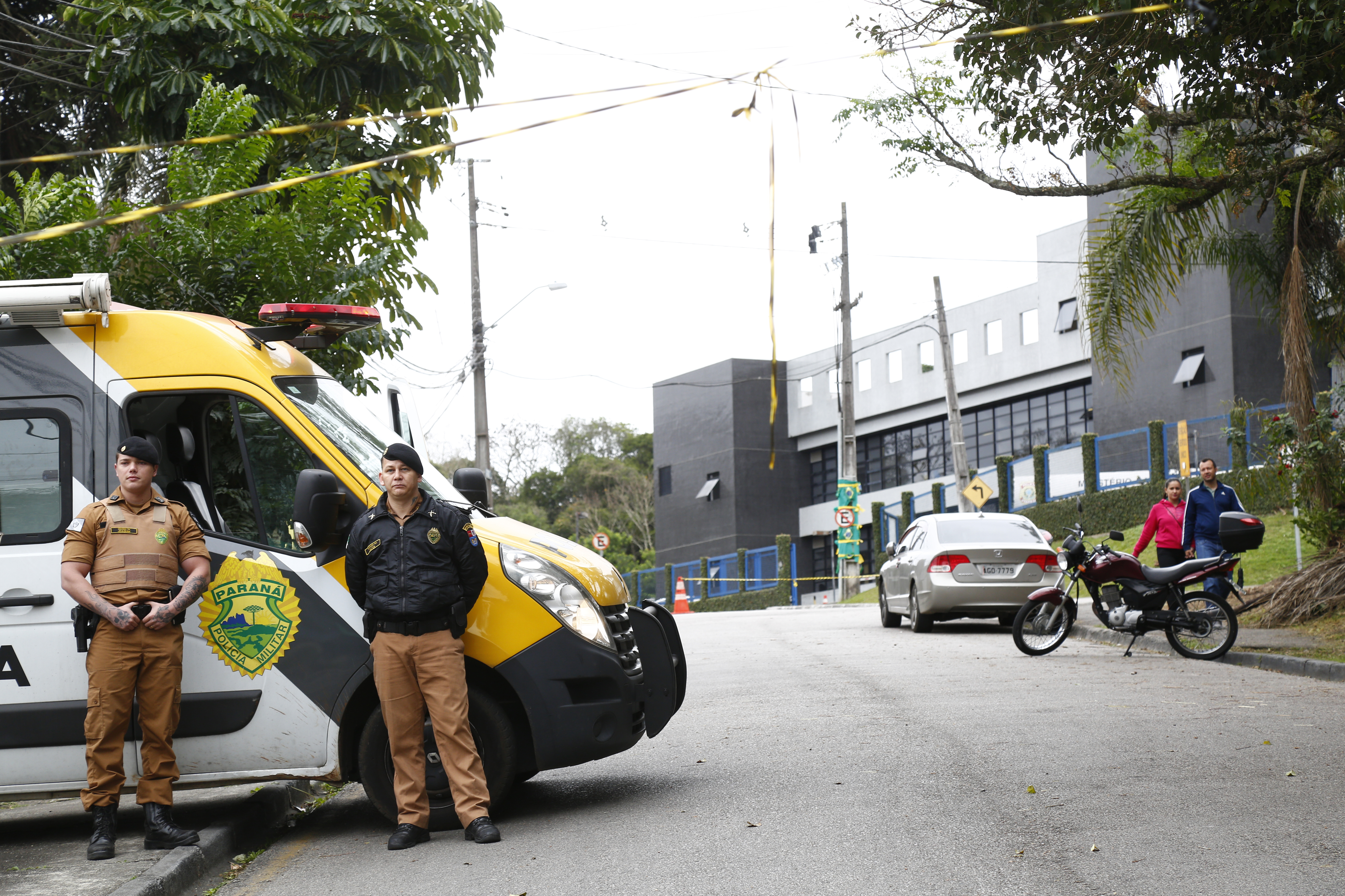 PM no entorno da superintendência da PF: comando já estava com o planejamento pronto para a retirada dos manifestantes do Santa Cândida. | Aniele Nascimento/Gazeta do Povo