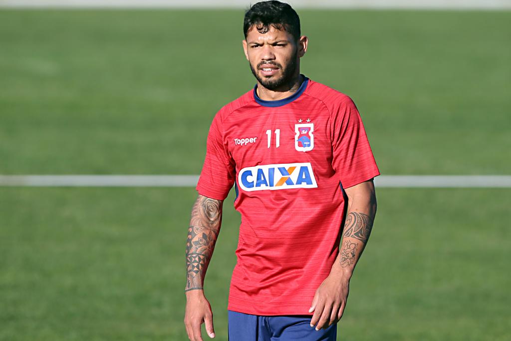 Atacante Carlos deve voltar ao time titular do Paraná diante do Palmeiras | Albari Rosa/Gazeta do Povo