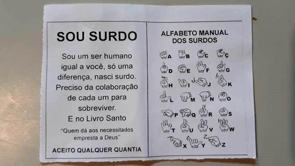 O rapaz entregava panfletos afirmando que era surdo-mudo e precisava de doações para sobreviver | Colaboração/Guarda Municipal