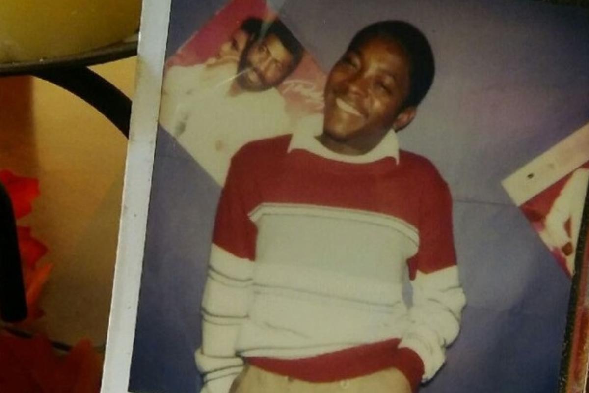 Encontrado em uma vala, o corpo de Timothy Coggins estava completamente desfigurado devido à violência de sua morte. | Família Coggins/Arquivo pessoal