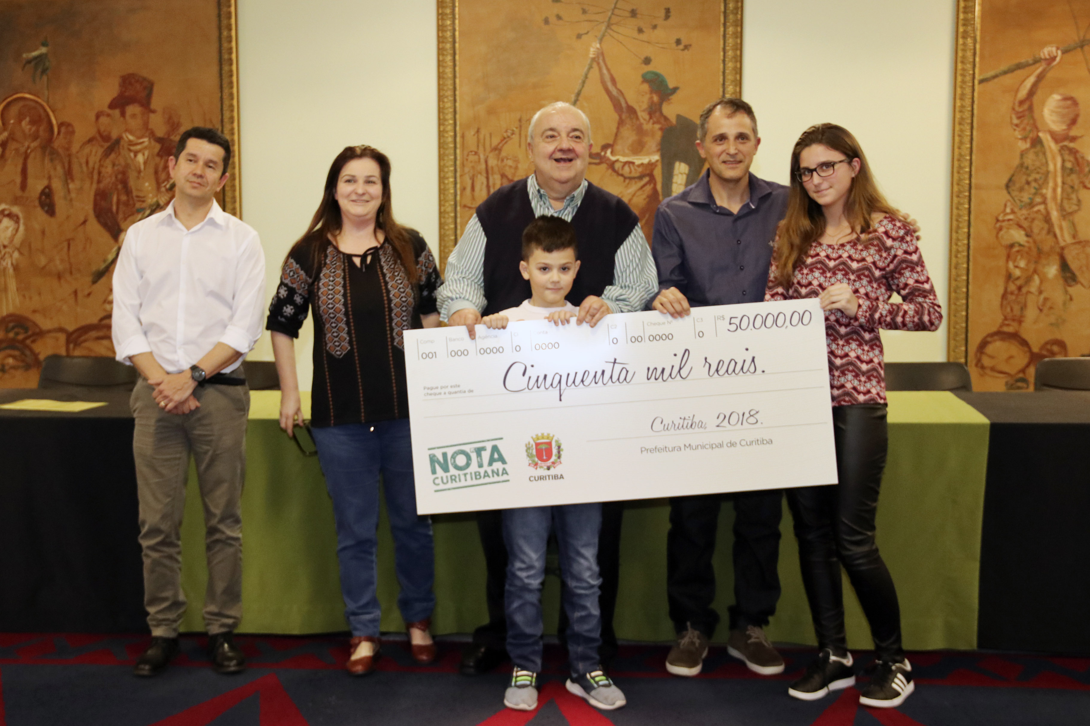 Prefeito Rafael Greca entrega premiação do Nota Curitibana. | Lucília Guimarães/Prefeitura de Curitiba