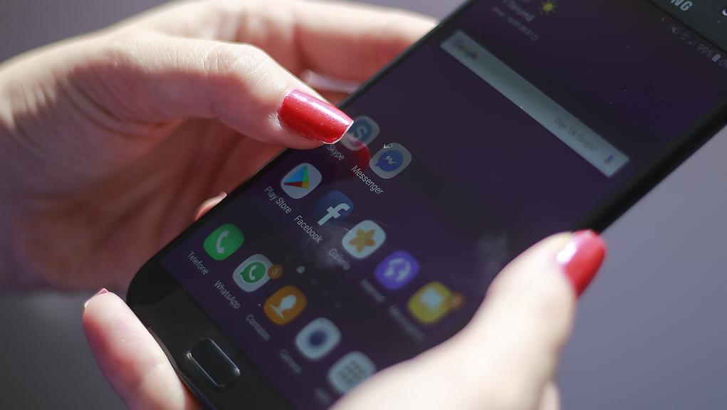 . O objetivo é que, após as fases de testes, os clientes possam usufruir de serviços mais exclusivos no assistente de voz, como solicitação de fatura para pagamento do cartão de crédito, confirmação de saldo e até a realização de pagamentos. | Jonathan Campos/Gazeta do Povo