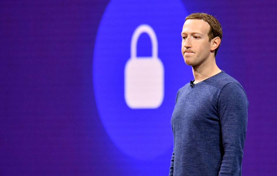 A empresa de Mark Zuckerberg  finalmente sentiu a pressão no bolso. | JOSH EDELSON/AFP