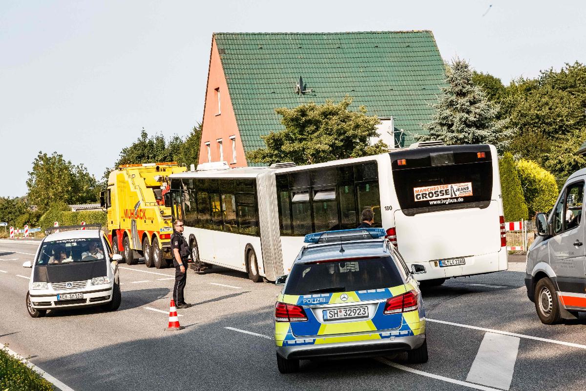 Policiais investigam ataque a passageiros de ônibus no Norte da Alemanha | MARKUS SCHOLZ/AFP