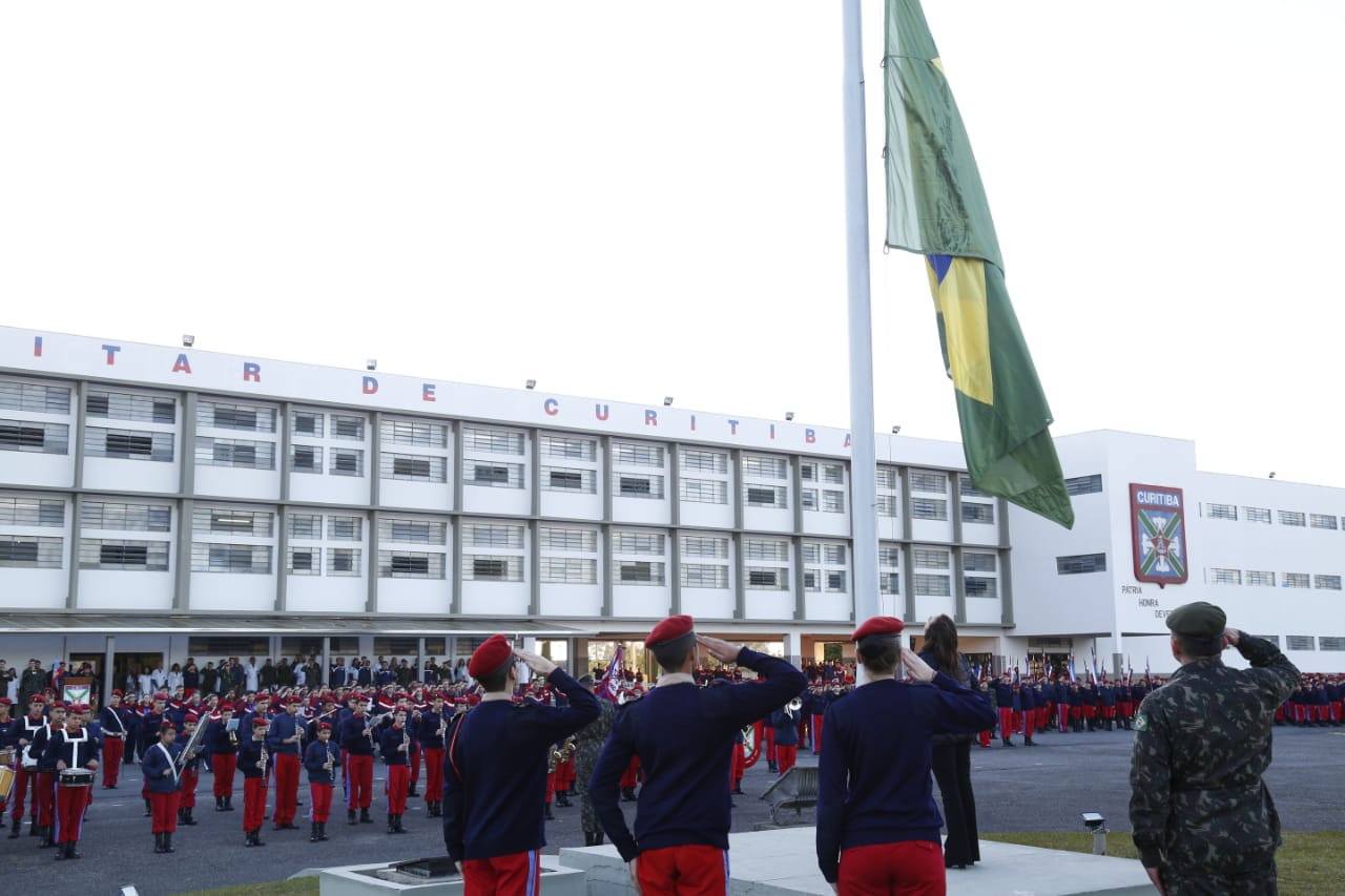 Pela primeira vez, o Colégio Militar de Curitiba vai disponibilizar 5% das vagas para estudantes com deficiência ou transtornos de desenvolvimento. | Aniele Nascimento/Gazeta do Povo