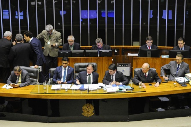 Sessão plenária do Congresso que aprovou a Lei de Diretrizes Orçamentárias na madrugada desta quinta-feira (12). | Marcos Oliveira/Agência Senado