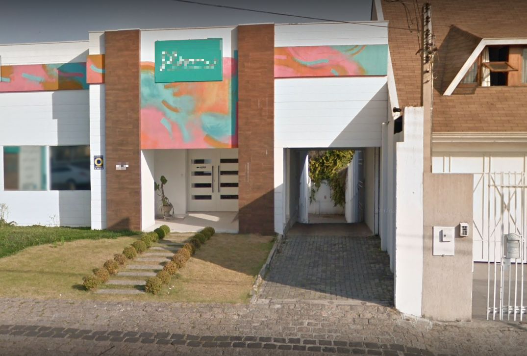 Acidente aconteceu em movimentada avenida do Batel | Reprodução/Google