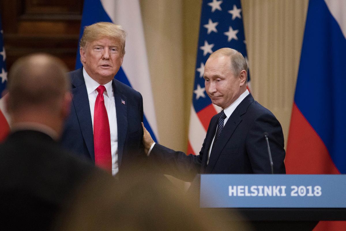 Presidente dos EUA, Donald Trump, em coletiva de imprensa com o presidente da Rússia, Vladimir Putin | Chris RatcliffeBloomberg