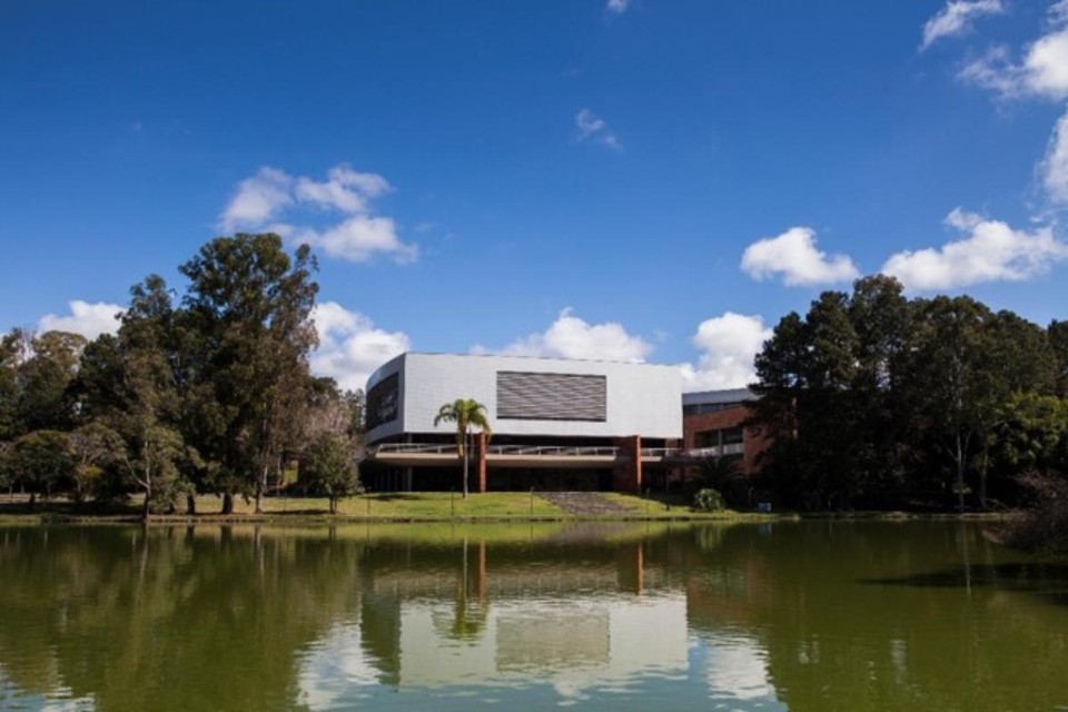Universidade Mais Bonita Do Brasil - FDPLEARN