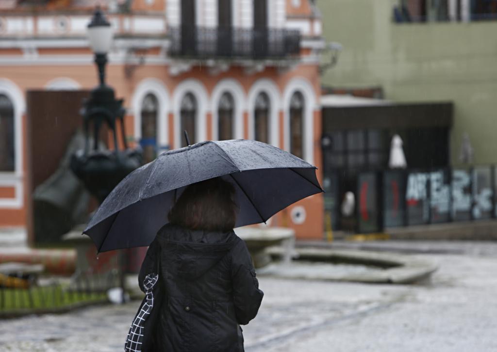 Em Curitiba, há previsão de chuvas fracas a partir de terça-feira (24) | Aniele Nascimento/Gazeta do Povo