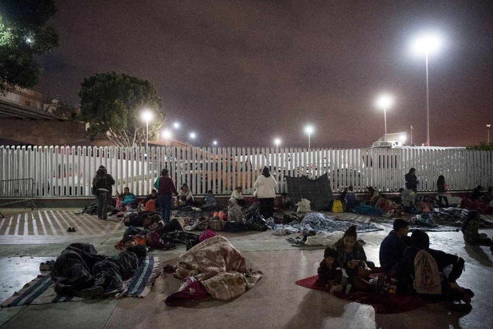 Migrantes aguardam. no México, para entrar nos Estados Unidos | Carolyn Van Houten/The Washington Post