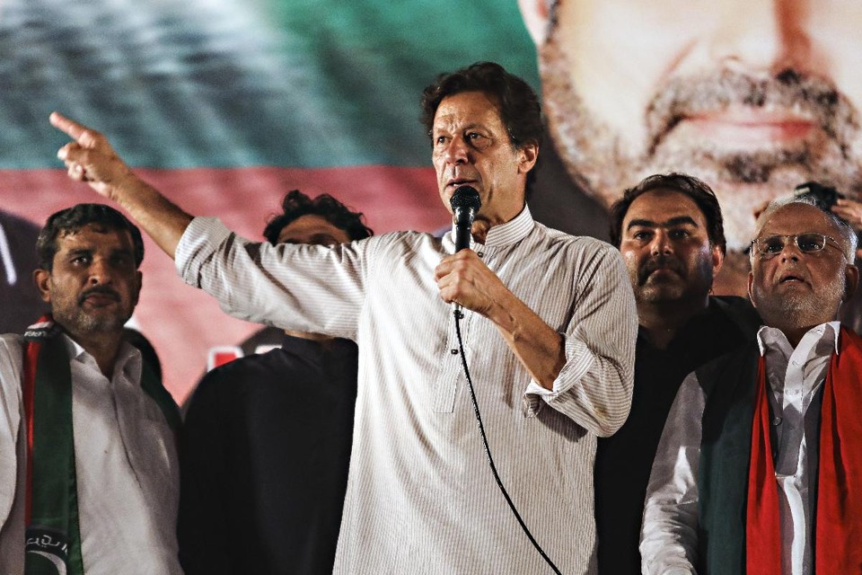 Imran Khan é o principal nome do PTI para assumir o cargo de primeiro-ministro do Paquistão | Asad ZaidiBloomberg