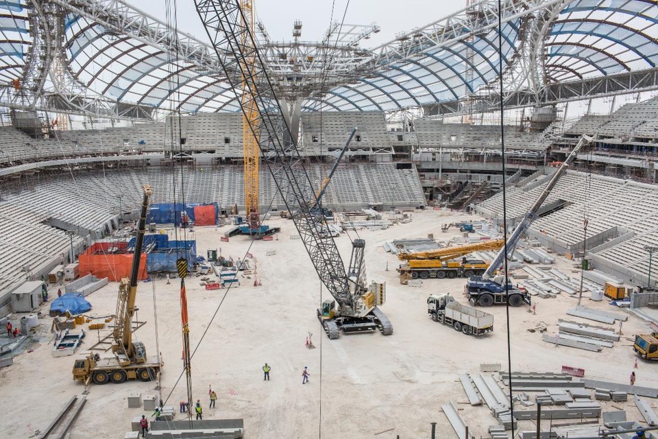 Obras no estádio Al Wakrah, um dos que irão sediar os jogos da Copa, em 2022 | OLYA MORVAN/
NYT