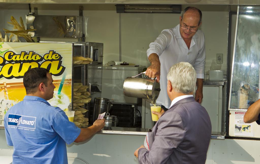 Licenças permitem a venda de caldo de cana, pipoca, confecções e bijuterias, | Antonio Costa/Gazeta do Povo