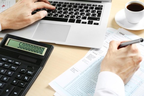 Micro e pequenas empresas do Brasil são as que mais pagam impostos no mundo Entre os 11 países analisados, as microempresas do Brasil são as mais oneradas com a carga tributária. São 10 pontos porcentuais a mais do que as da Espanha, segunda colocada no ranking. | /Bigstock