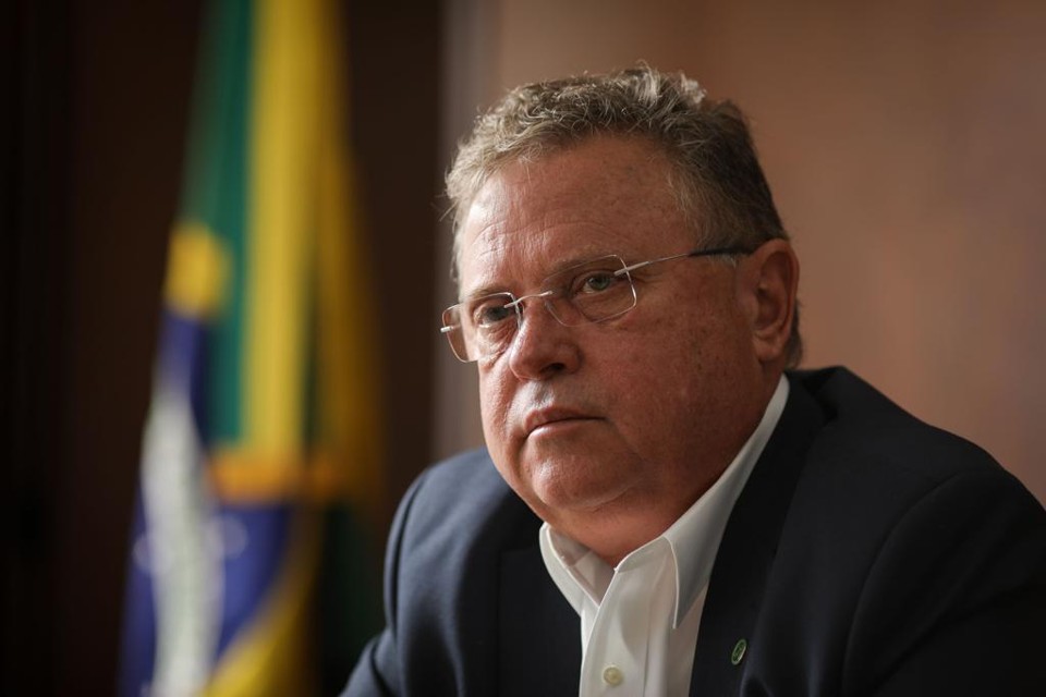 Segundo o ministro, sem o uso do herbicida agricultores teriam de retomar a utilização de grades e arados para o preparo do solo. | SERGIO LIMA/AFP