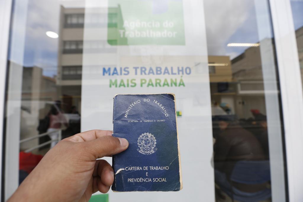 É preciso levar Carteira de Trabalho e currículo impresso no dia do mutirão. | Jonathan Campos/Gazeta do Povo