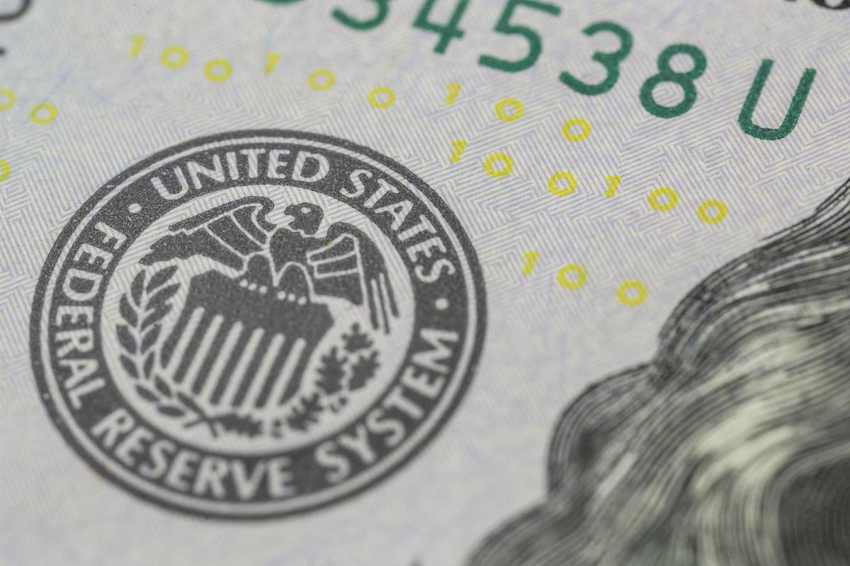 Nas casas de câmbio, dólar não é encontrado a menos do que R$ 4,22. | Marcelo AndradeGazeta do Povo