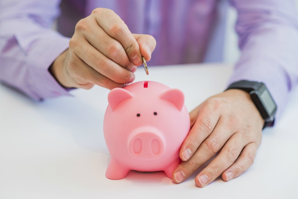 Nos cálculos, os especialistas consideram parados também valores em moeda estrangeira, declarados como em posse dos candidatos ou depositados no exterior. | Bigstock/