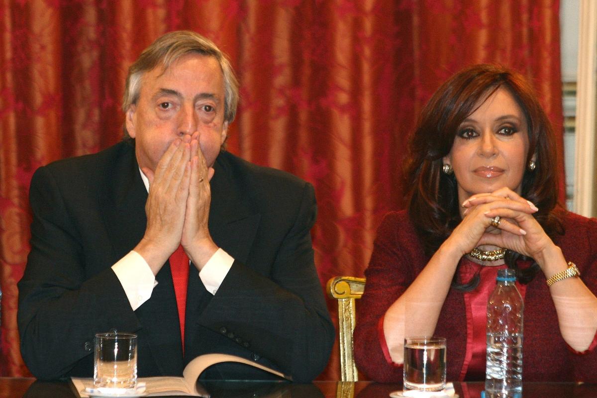Os ex-presidentes da Argentina, Néstor Kirchner (morto em 2010) e Cristina Kirchner (agora senadora), em 2007 | MZ JAMMartín Zabala