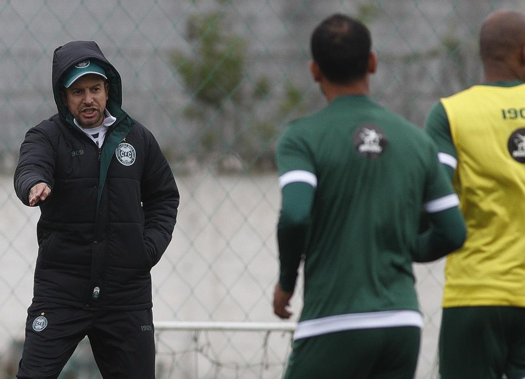 Tcheco assumiu o Coritiba cobrando comprometimento dos jogadores | Jonathan Campos/Gazeta do Povo