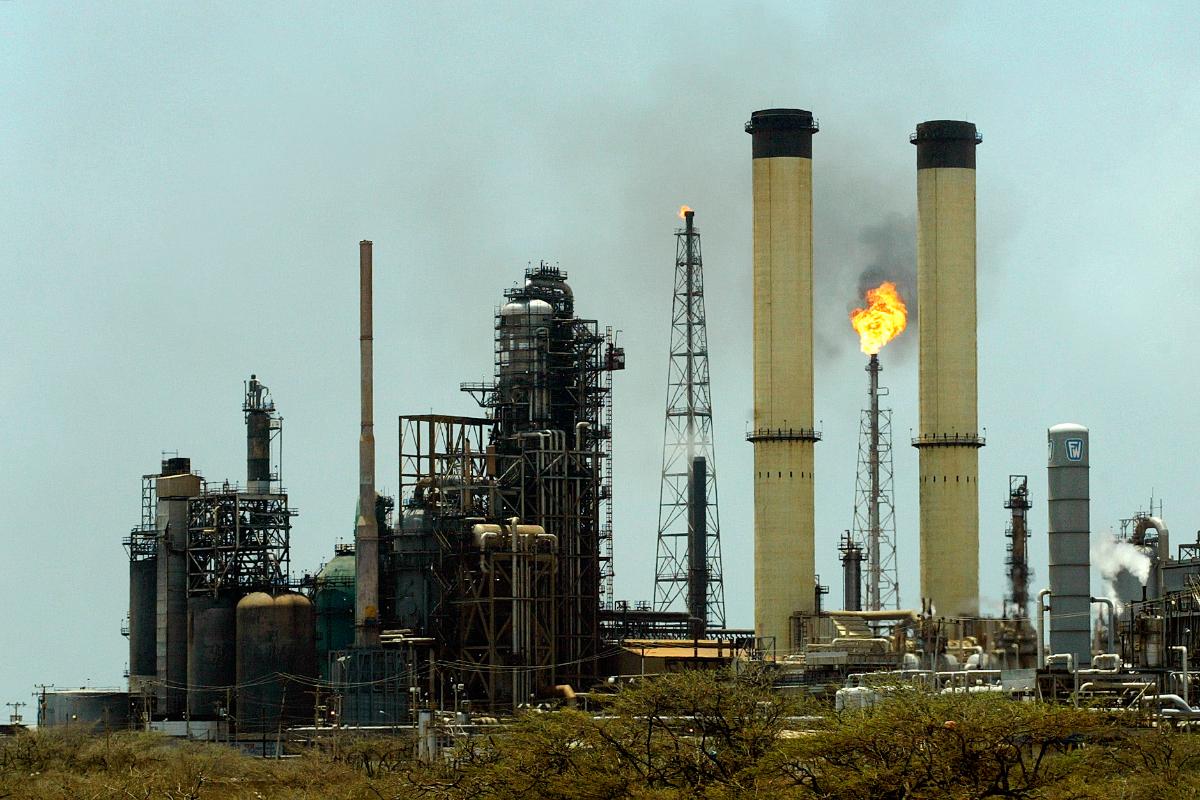 Complexo de refinaria Amuay-Cardon na Venezuela | JS/GNJORGE SILVA