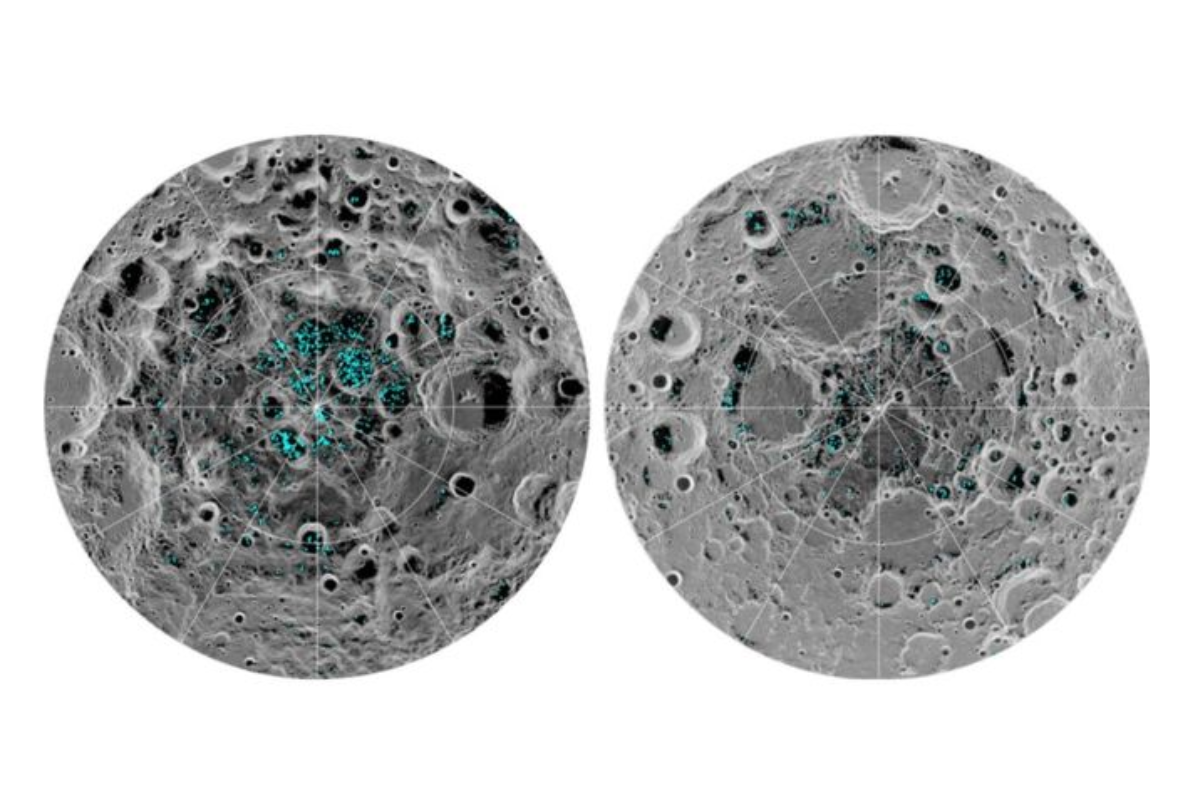As imagens mostram a distribuição de gelo na superfície do polo Sul (esquerda) e do polo Norte lunar. As áreas em azul representam a localização do gelo. As partes mais escuras são as regiões mais frias. | NASA