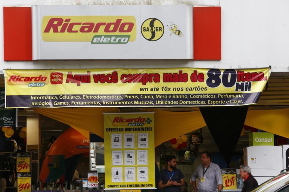 Fachada de uma loja Ricardo Eletro/Salfer. | Aniele Nascimento/Gazeta do Povo