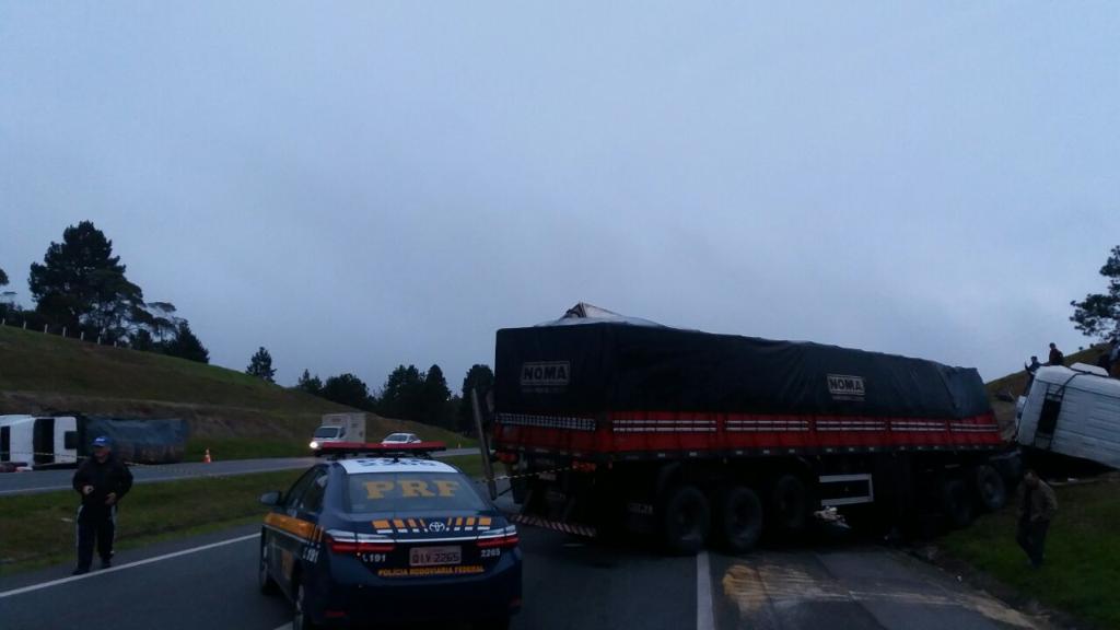 Acidente na BR-116 na manhã desta sexta-feira (3) | PRF/Divulgação